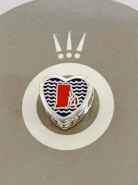 Pandora Captures Rhode Island Heart charm